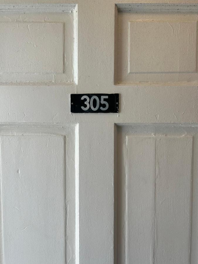 The Admiral Hotel/motel 2*